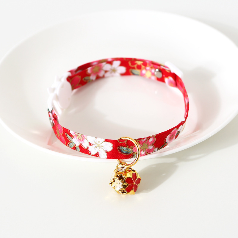 Adjustable pet flower hollowed-out bell collar cat dog collar dog rabbit Chinese accessories