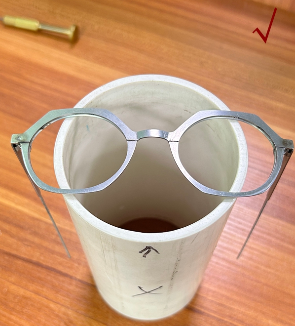 How to Check If Eyeglass Frames Are Symmetrical – Simple Tips from a Glasses Factory