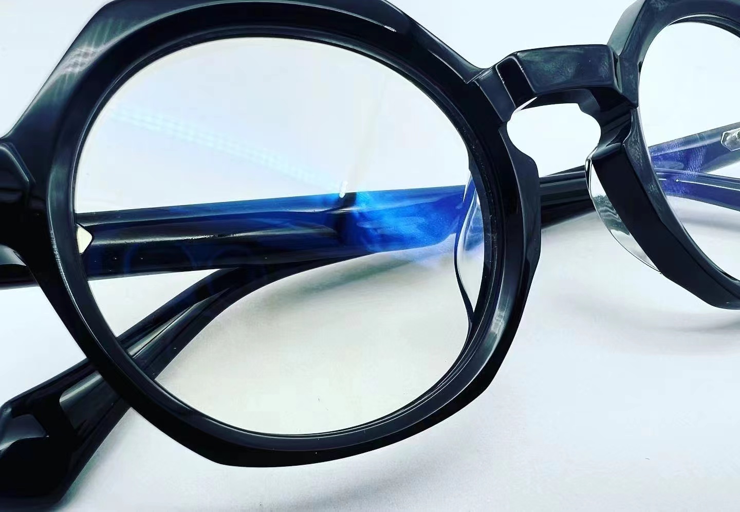 Eyeglass Frame Bevels: How Bevel Design Affects Acetate & Metal Eyewear Manufacturing