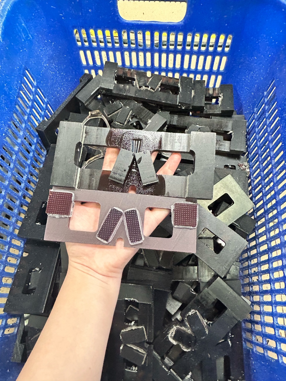 Why Some End Piece Lamination Designs Cost More in Acetate Eyewear Manufacturing?
