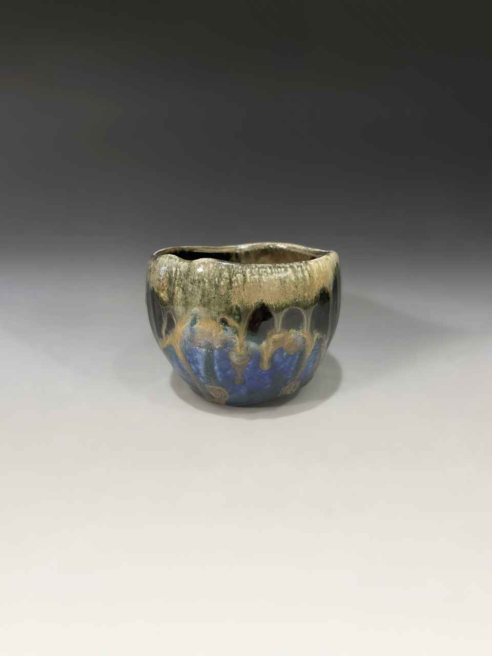 窯變青花茶碗 / Kiln-Changed Blue Tea Bowl