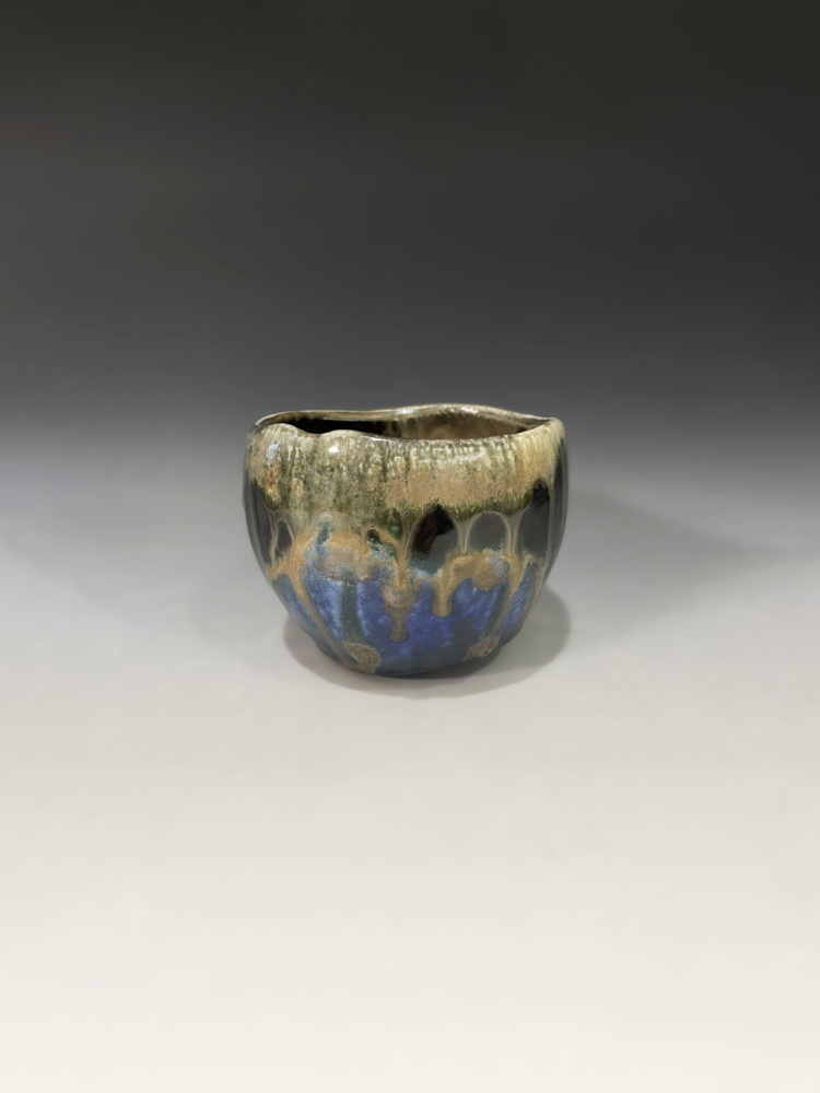 窯變青花茶碗 / Kiln-Changed Blue Tea Bowl