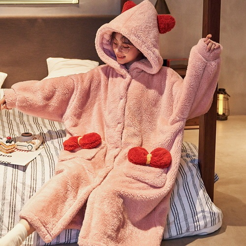 Nightgown for women in autumn and winter Sweet coral velvet thickened long pajamas Winter bathrobe Home clothes