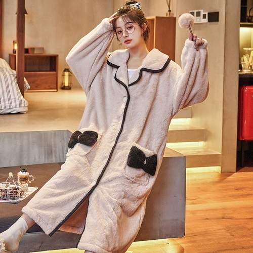 Nightgown for women in autumn and winter Sweet coral velvet thickened long pajamas Winter bathrobe Home clothes
