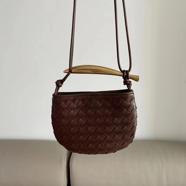 Half a month sardines female bag 2023 new Europe and the United States wrinkled dumpling bag leather underarm bag tide shoulder crossbody bag