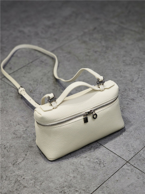 Lunch box Baotou layer cowhide bag 2023 new gigi with a simple fashion hand-held cross-body makeup handbag