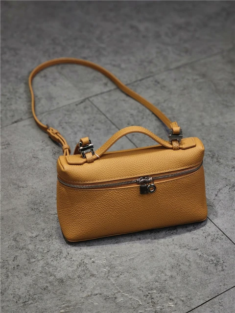 Lunch box Baotou layer cowhide bag 2023 new gigi with a simple fashion hand-held cross-body makeup handbag