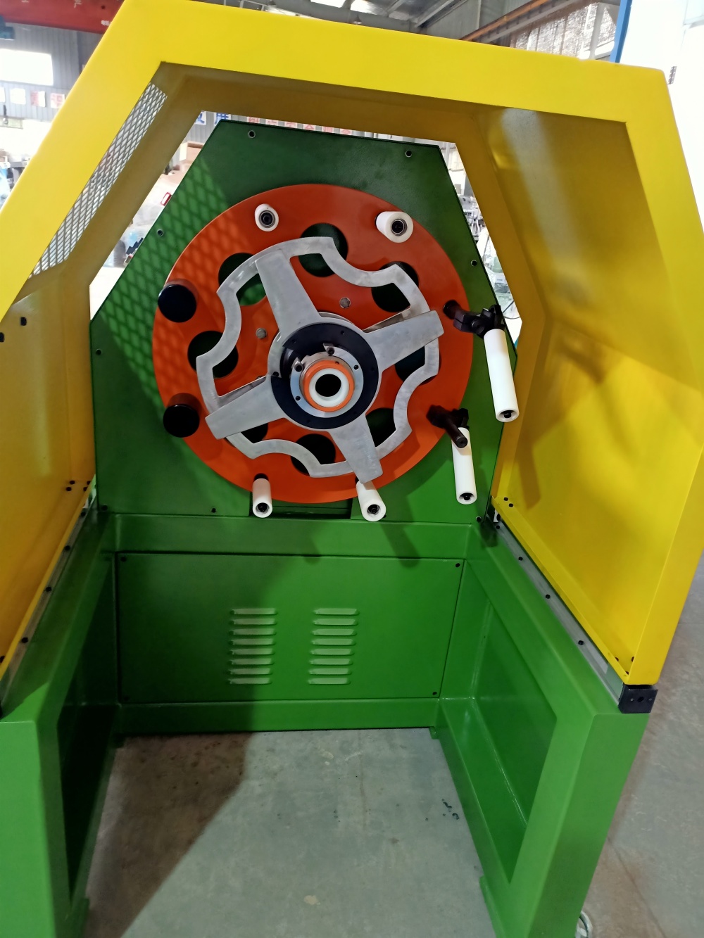 Concentric Type Magnetic Powder Tension Metal Copper Tape Wrapping Machine