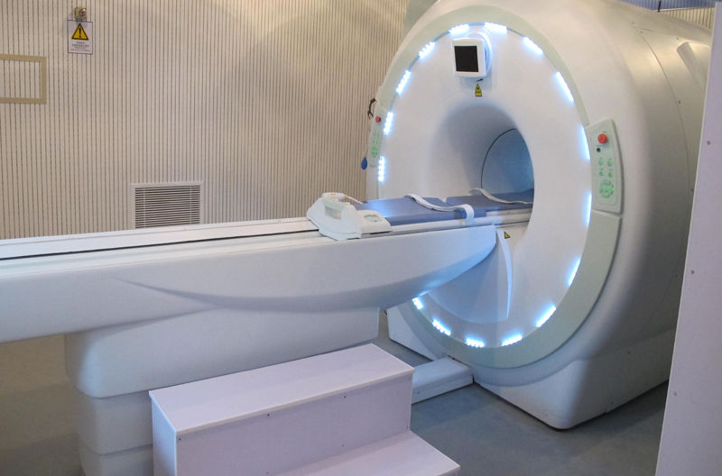 Apparecchiatura per imaging a risonanza magnetica (MRI).