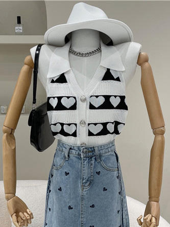 Single-Breasted Heart Printed Knitted Tank Top