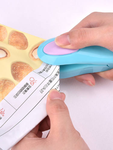 Portable Heat Sealer Plastic Bag Storage Packet Mini Sealing Machine Handy Sealers Easy Resealer For Food Snack Kitchen Gadgets
