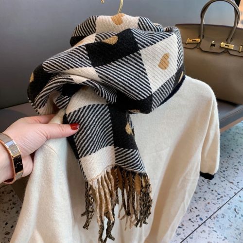 Women Knitted Heart-pattern Plaid Scarf Lovey Girl Winter Warm Scarves College Leisure Shawl Wraps