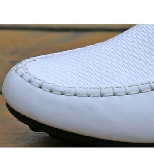 Hot Men Casual Shoes Brand Breathable British Mens Sneakers 2022 Fashion Lace Up Soft Flats Driving Shoes White Black Peas Shoes