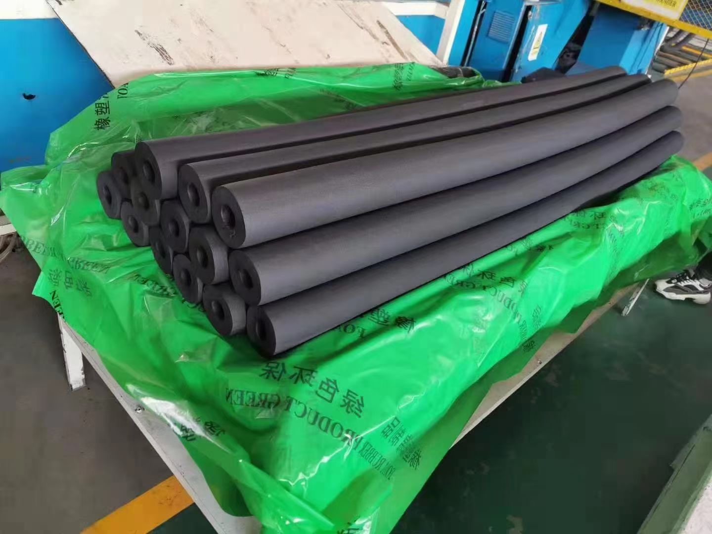 rubber foam pipe tube insulation for ducting and piping plastic composite heat preservation coated copper