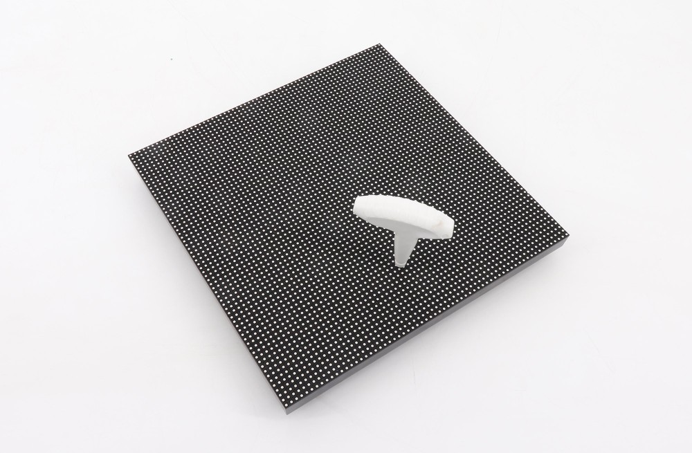 P3.91 Outdoor 250x250 Dual Maintenance LED Display Module