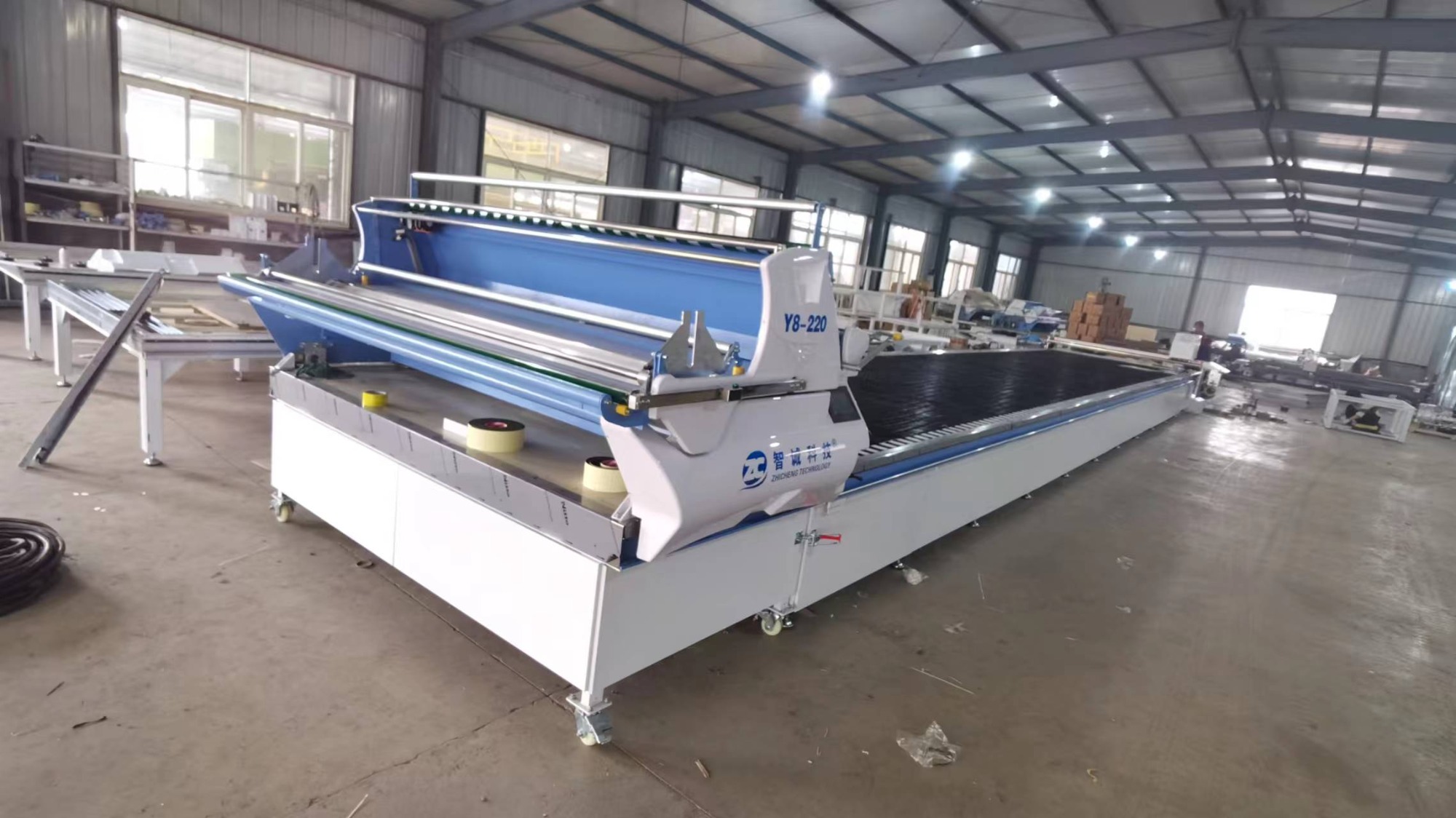 Integrated Automatic spreading and cutting machine