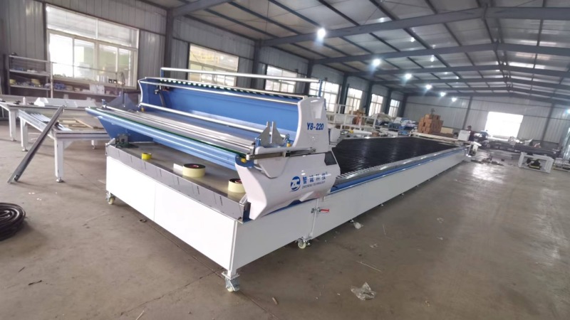 Integrated Automatic spreading and cutting machine