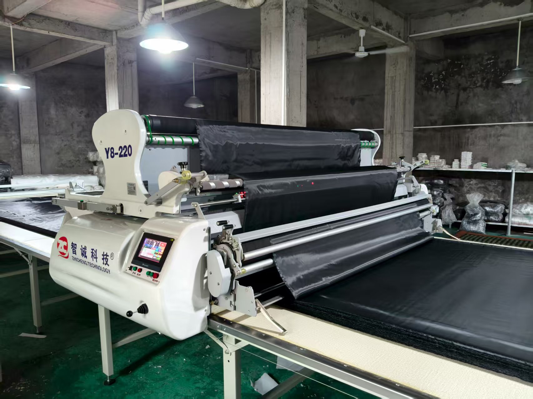 Automatic spreading machine Y8