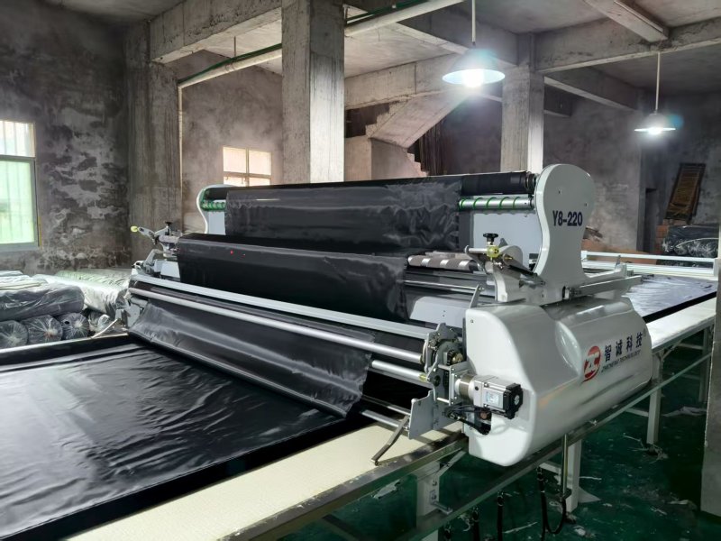 Automatic spreading machine Y8