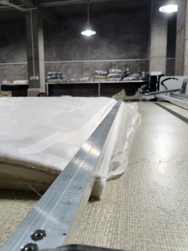 Automatic spreading machine Y8