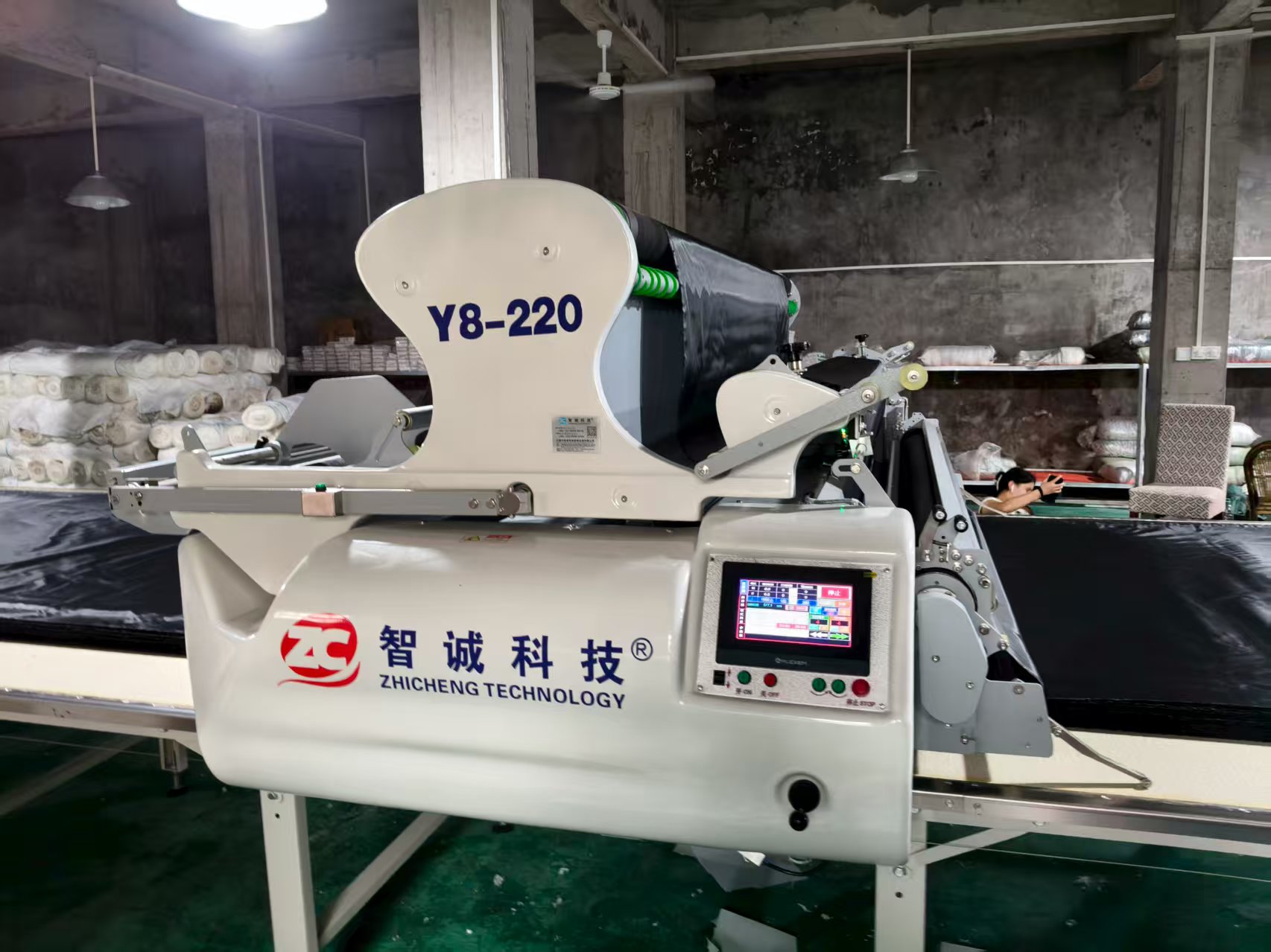 Automatic spreading machine Y8