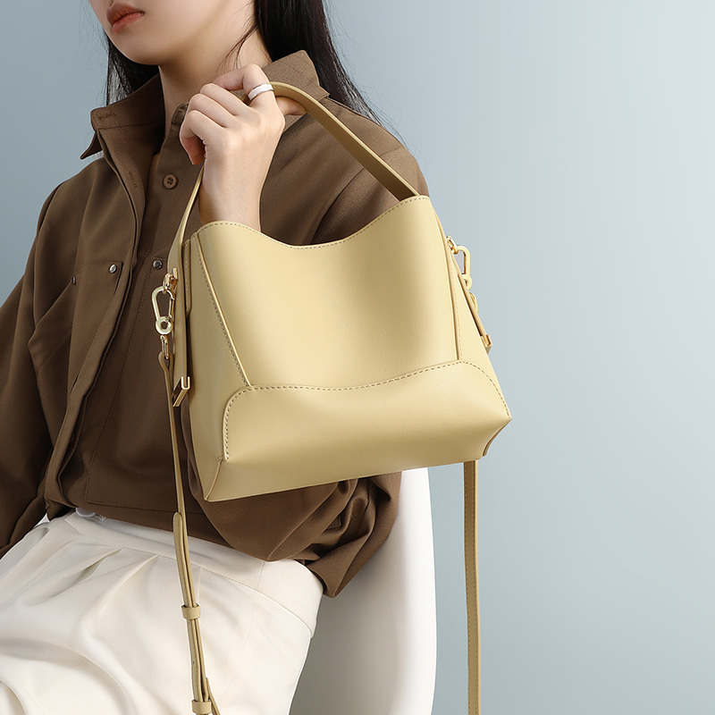 Summer new leather bucket bag