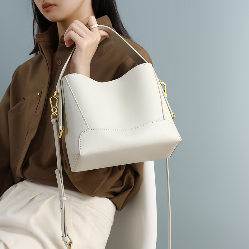Summer new leather bucket bag