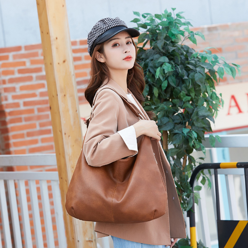 Vintage shoulder bag