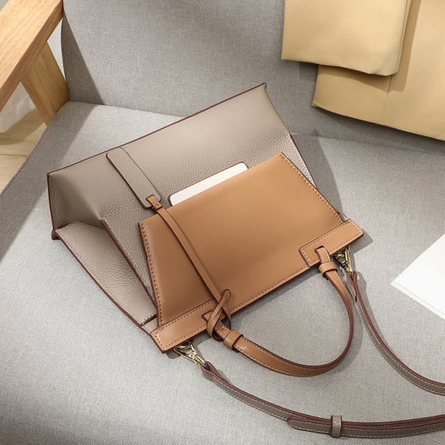 Fashion large capacity shoulder bag