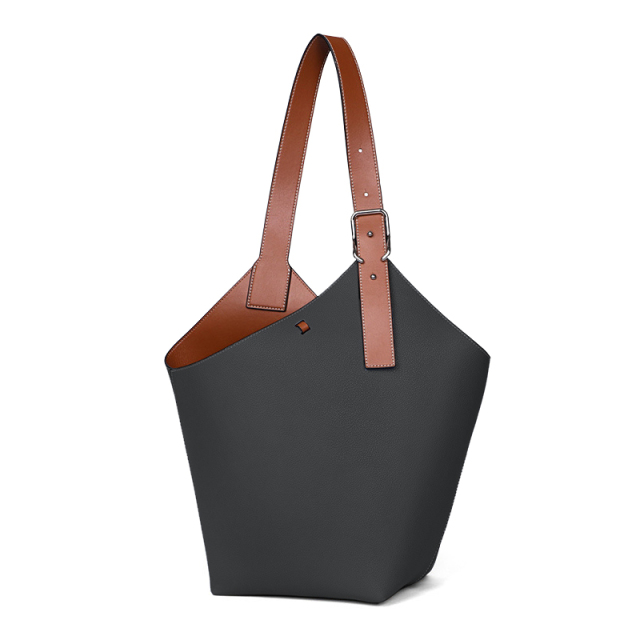 Large capacity leather handbag