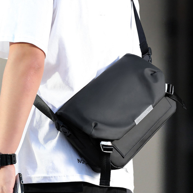 Fashion casual messenger bag