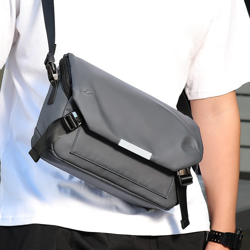 Fashion casual messenger bag
