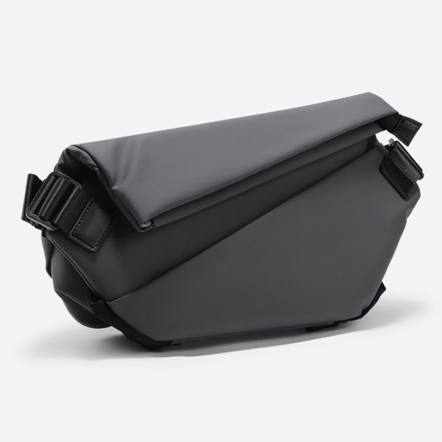 Men's multifunctional chest bag
