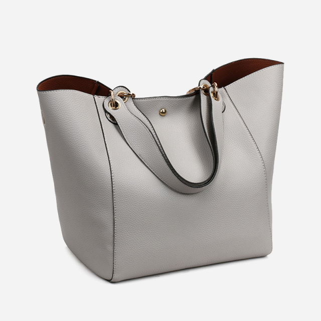 Large capacity magnetic buckle tote bag