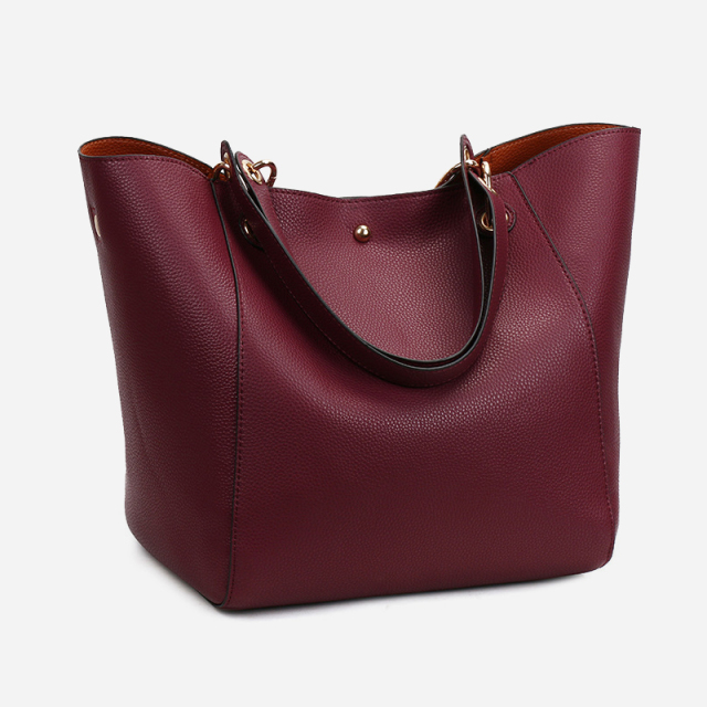 Large capacity magnetic buckle tote bag