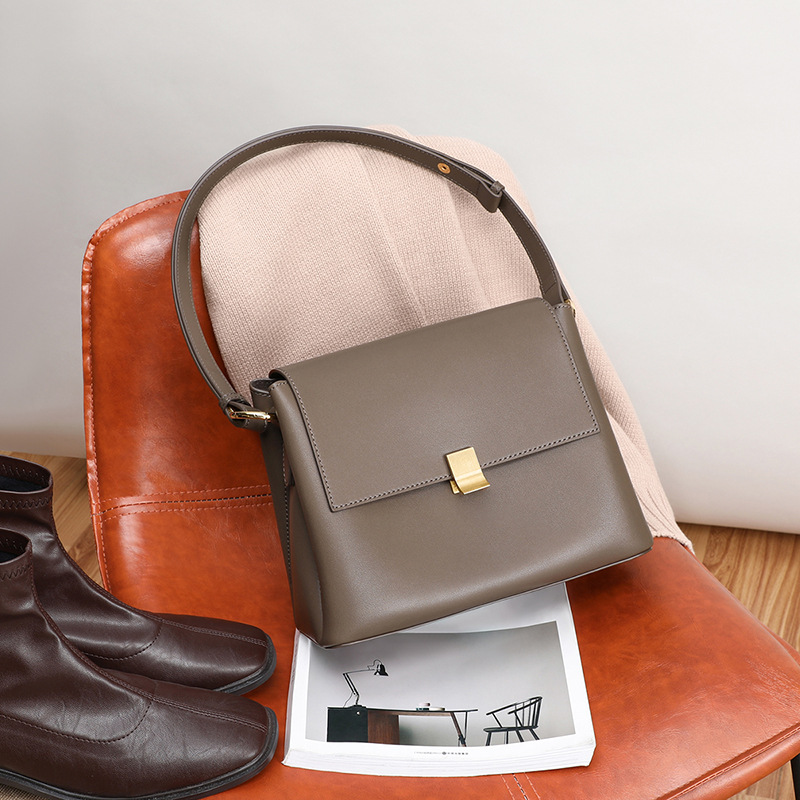 Trendy niche leather crossbody bag