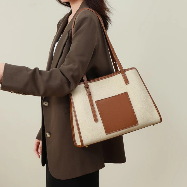 Niche fashion tote bag