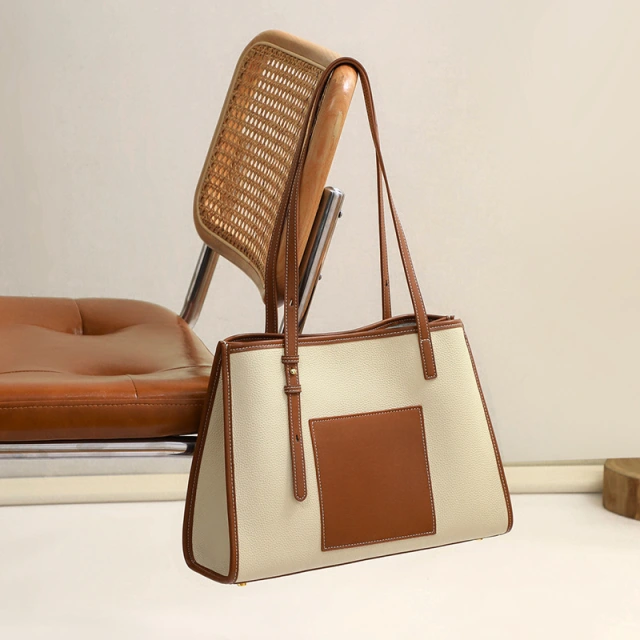 Niche fashion tote bag