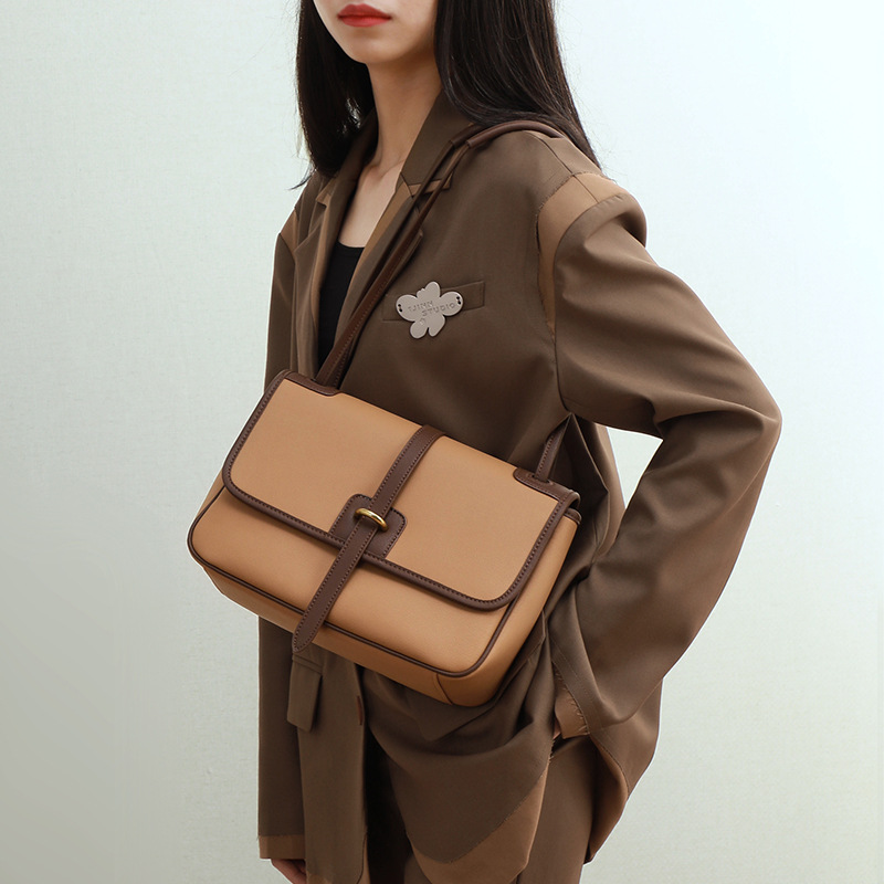 Fashion shoulder messenger bag