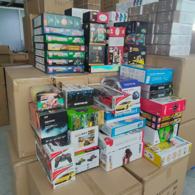 19 yuan mode mixed batch of children's toys inventory low price processing boys and girls