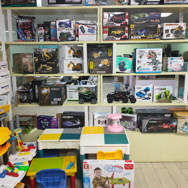 19 yuan mode mixed batch of children's toys inventory low price processing boys and girls