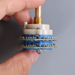 High Precision 24-Step 50kΩ Dual-Gang Stepped Rotary Volume Potentiometer, Round Shaft Band-Switch Volume Control Pot for HiFi Audio Amplifier