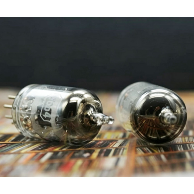 New old stock RCA 5654 Vacuum Tube  Black‑Plate Square‑Ring Upgrade Replacement for 6AK5 / 6J1 / 6M1 / EF95 / 403A Audio Tube