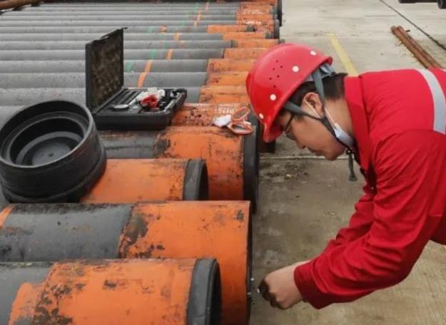 Seamless steel pipes inspection