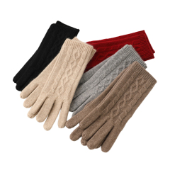 Classic Cable Knit Cashmere Gloves