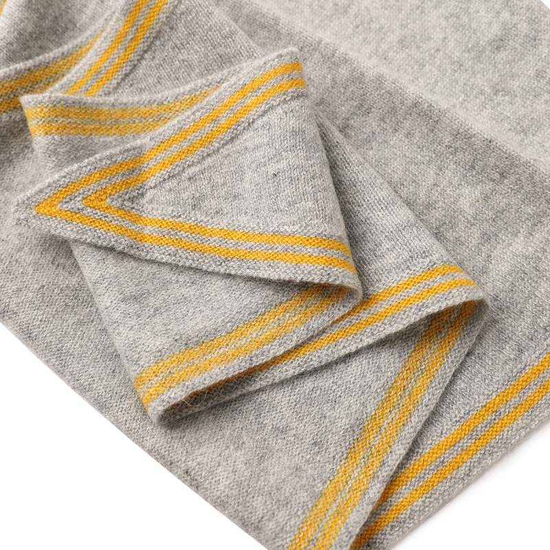 Elegant Rhombus Cashmere Scarf