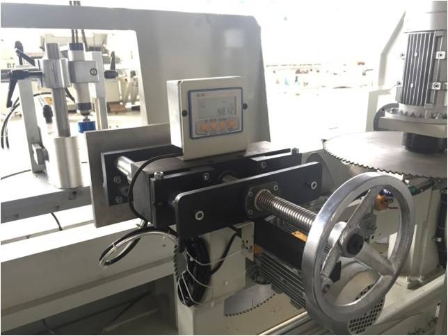 Notching Saw