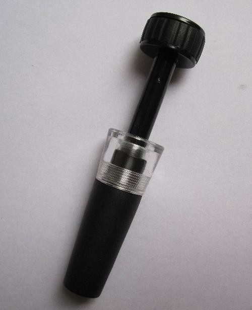 Wine bottle stoppers