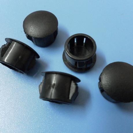 Plastic stopper plugging