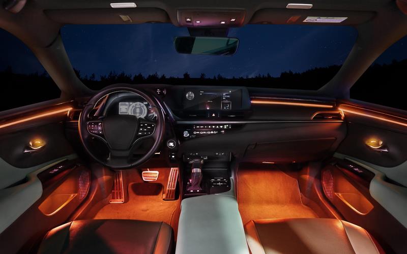 Sistema di illuminazione ambientale LEXUS ES